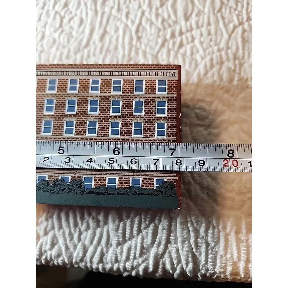 The Cat's Meow Village Jaquith House Worcester MA fundraising Collectable 2004